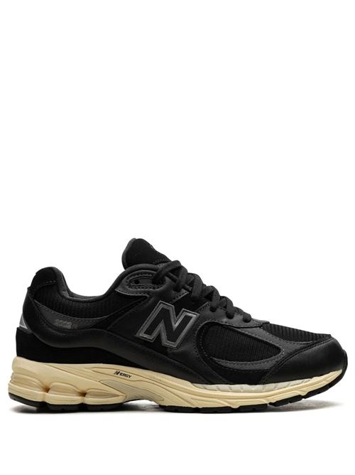 Black/white leather mesh sneaker New Balance | M2002RIBBLACK